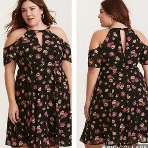 NWT ** TORRID COLD SHOULDER BLACK FLORAL 💐 DRESS ** SZ16